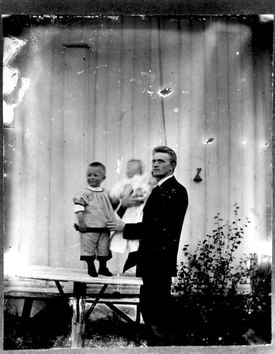 Pastor Jens Otterbech with his sons Haakon and Werner in 1897